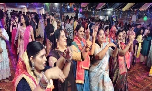 దుర్గామాత నవరాత్రి ఉత్సవాల్లో పాల్గొన్న మాజీ డిసిసి అధ్యక్షురాలు... 