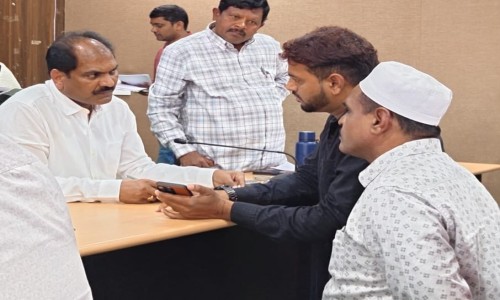 మంచిర్యాల నడిబొడ్డులో రూ.100 కోట్ల ప్రభుత్వ భూమి కబ్జాకు గురవుతున్నా పట్టించుకోరా...?