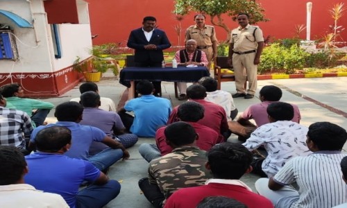 ఖైదీలలో మానసిక ప్రవర్తన రావాలి...