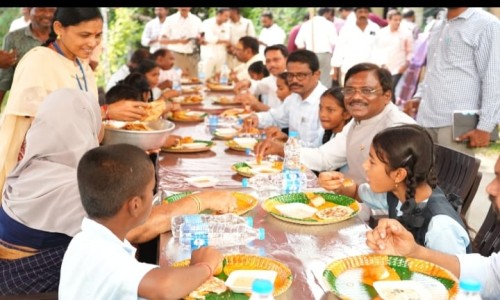 విద్యార్థుల సంక్షేమంలో భాగంగా సి.ఎం. అల్పాహార పథకం అమలు..