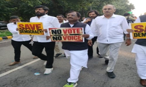 ఓటు హక్కుల పరిరక్షణకు ఢిల్లీలో గళమెత్తిన తెలంగాణ నేతలు.. ప్రజాస్వామ్య పోరాటంలో మంత్రి వివేక్, ఎంపీ వంశీకృష్ణ