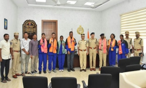 పోలీసు అధికారులు క్రీడా స్ఫూర్తిని పెంపొందించుకోవాలి..! రామగుండం సిపి అంబర్ కిషోర్ జూ