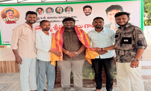 కాంగ్రెస్ పార్టీ సోషల్ మీడియా రాష్ట్ర కార్యదర్శి ఆరెల్లి కిరణ్ గౌడ్ ను సన్మానించిన DSB సోషల్ మీడియా టీం 