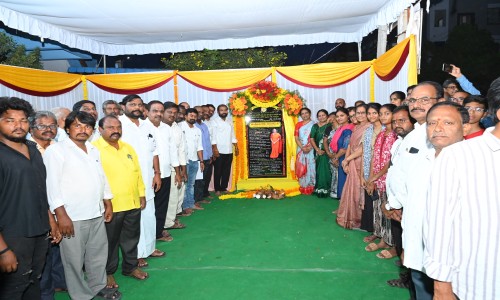 కల్లూరు మండలంలోని, బీటీ రోడ్లకు భూమి పూజ చేసి ప్రారంభించిన ఎమ్మెల్యే గౌరు చరిత రెడ్డి, ఏపీ ఈడబ్ల్యూ ఐడీసీ రాష్ట్ర డైరెక్టర్ జి.నాగముని
