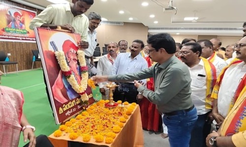 నిరంకుశ పాలనకు వ్యతిరేకంగా పోరాడిన యోధుడు పండుగ సాయన్న..