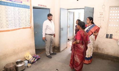 అభివృద్ధి పనులు సకాలంలో పూర్తి చేయాలి...