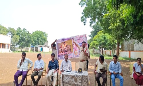 లింగాల జడ్పీ హైస్కూల్ లో శక్తి యాప్ పై, భద్రత నియమాలపై అవగాహన కల్పించిన ఏఎస్ఐ షేక్.నూర్ అహమ్మద్
